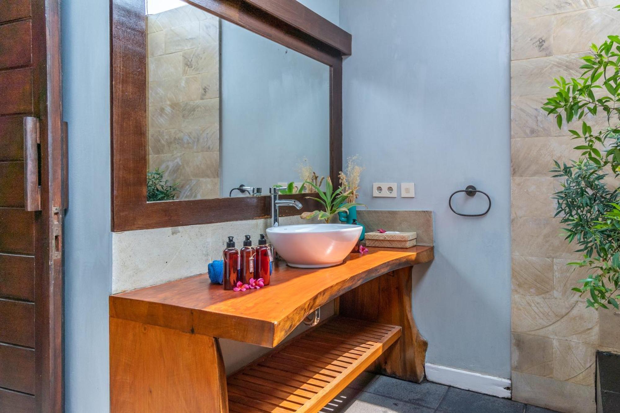 Bale Sampan Boutique Bungalows Τζίλι Τραγουανγκάν Εξωτερικό φωτογραφία